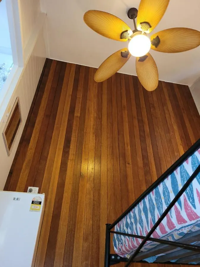Travellers Paradise Cairns Hostel