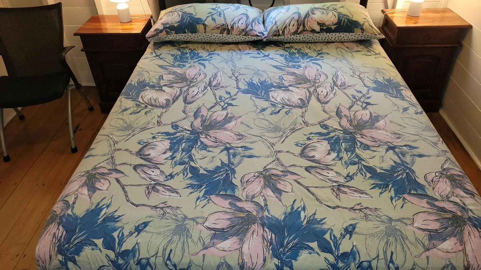 Travellers Paradise Cairns Hostel