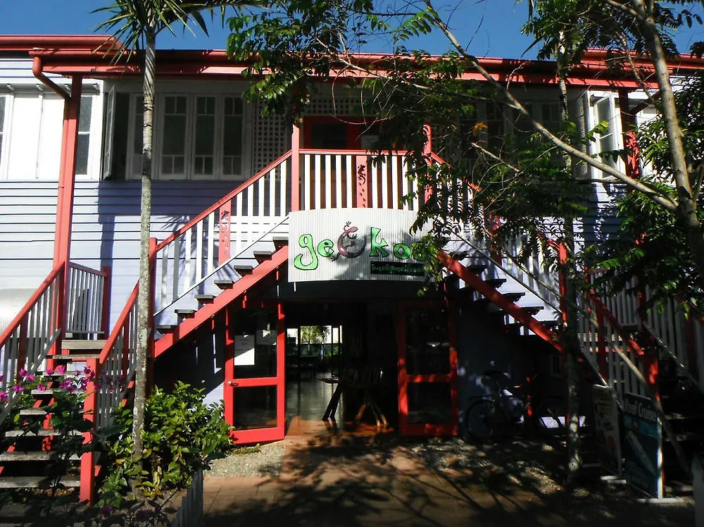 Travellers Paradise Cairns