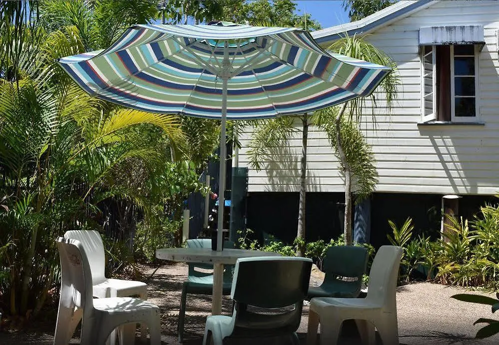 Travellers Paradise Cairns