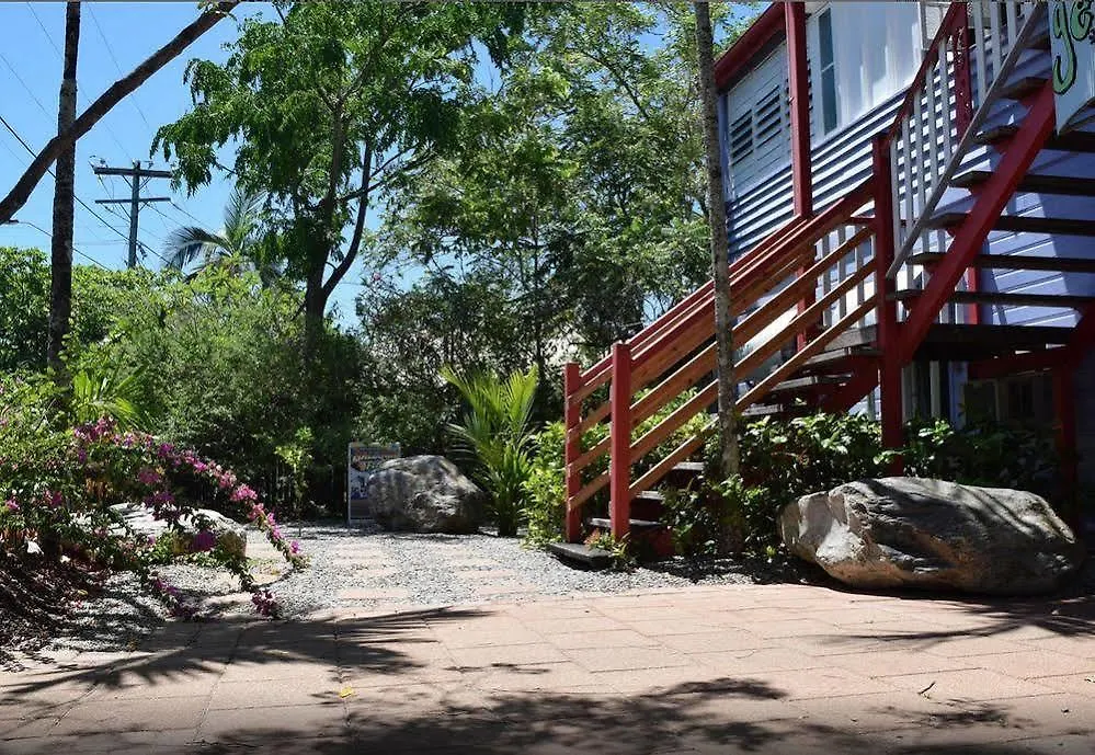 Hostel Travellers Paradise Cairns